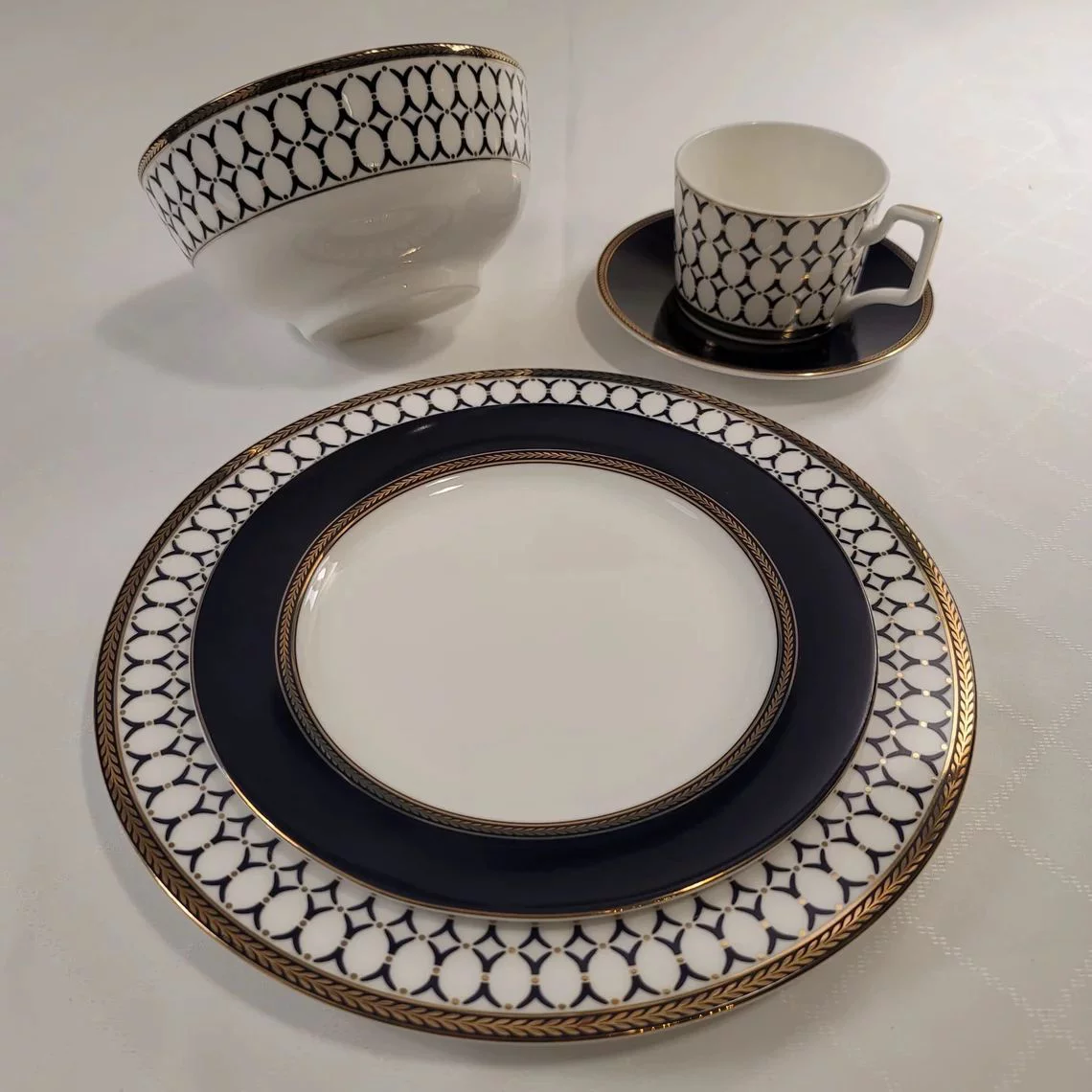 Bone China Porcelain Dinnerware Set, Elegant Dinner Set, Service for 4. Dinner Plates, Soup Plates, Flat Plates