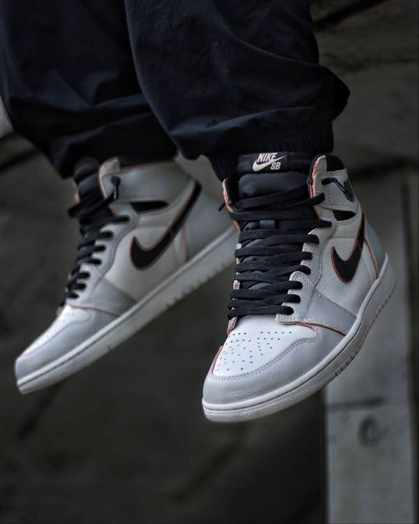 Air Jordan 1 Retro High SB  NYC to Paris  CD6578-006 - vstockx