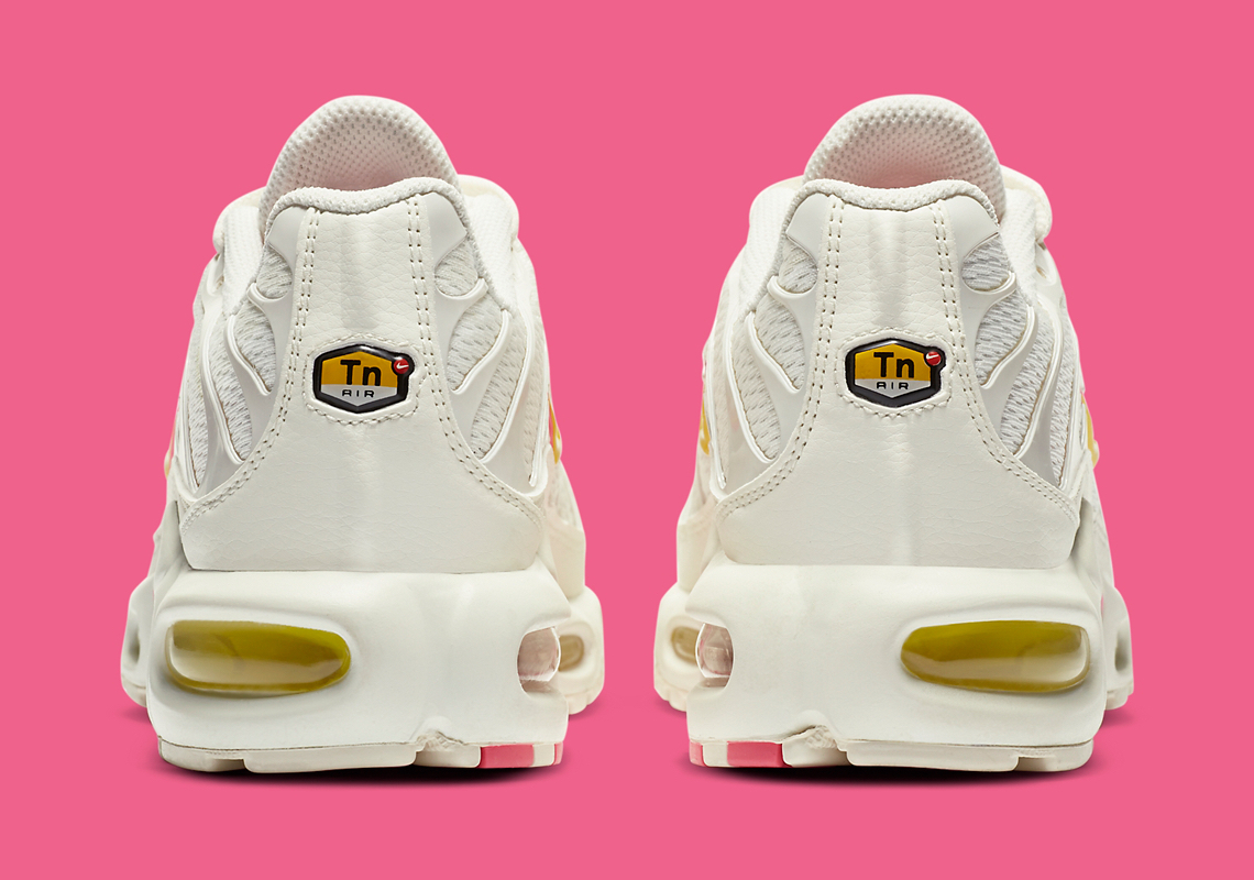 Wmns Air Max Plus 'Sail Digital Pink' CZ0373-100 - vstockx