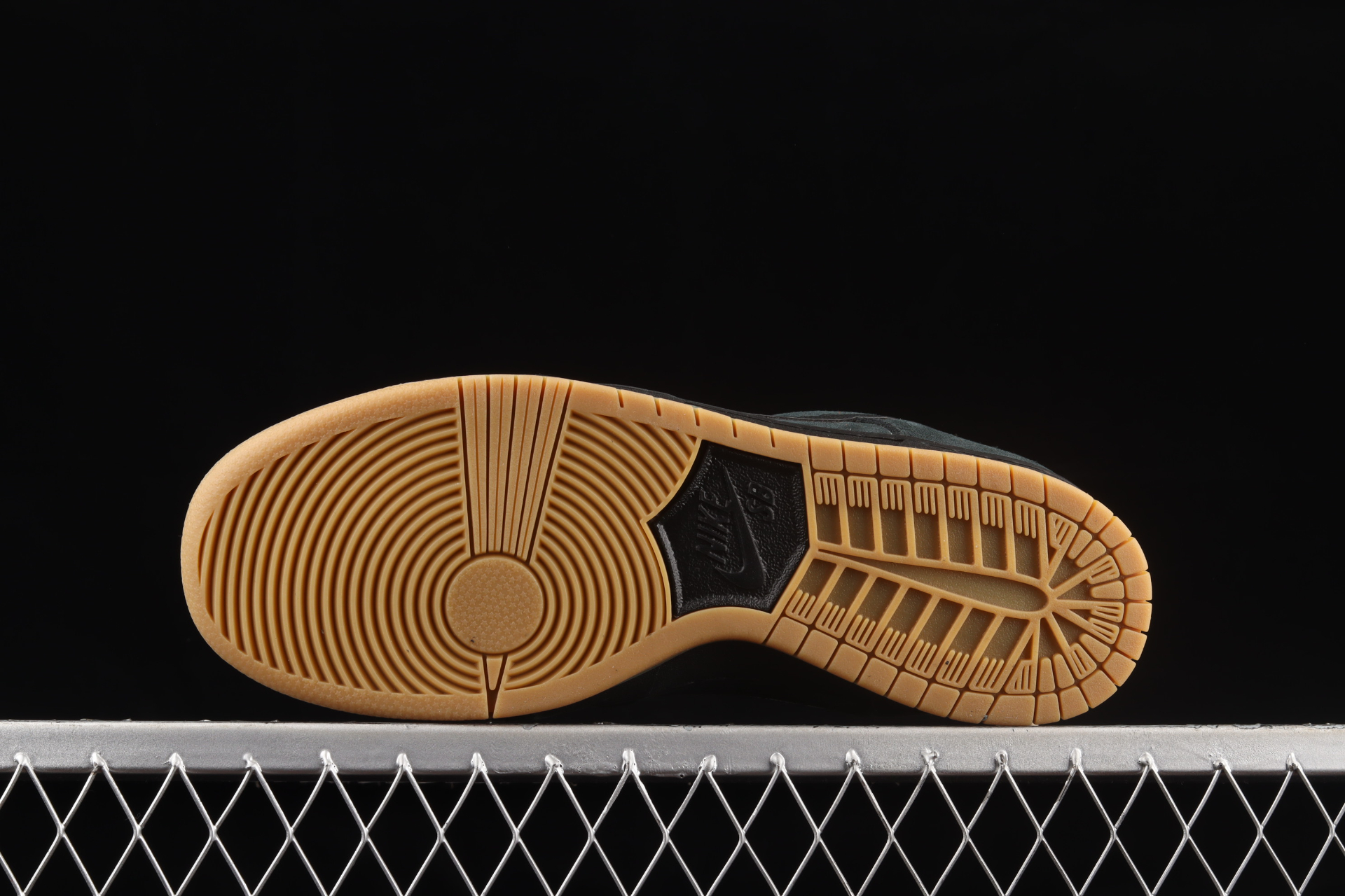 Dunk Low Pro SB  Ishod Wair  819674-002 - vstockx