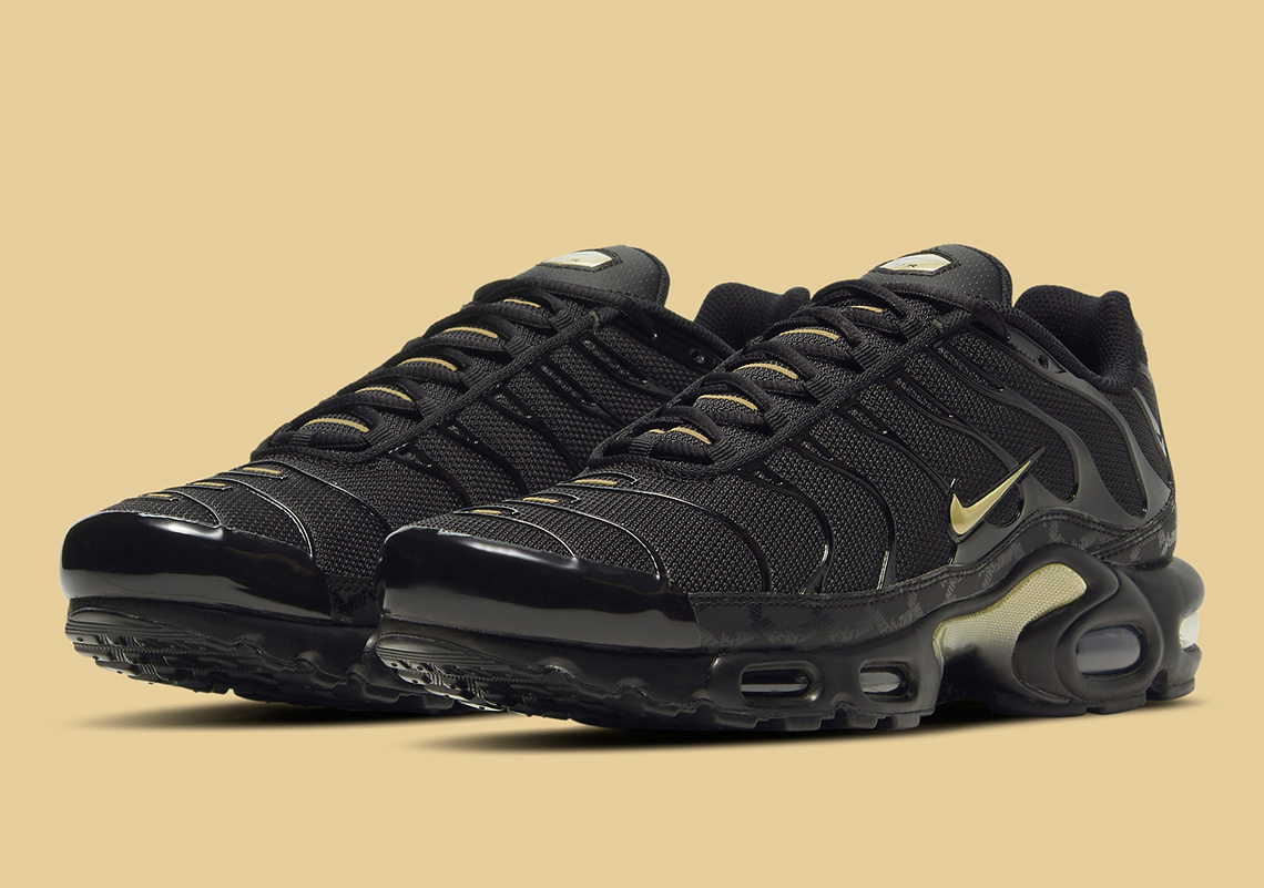 Air Max Plus 'Black Metallic Gold' DC4118-001 - vstockx