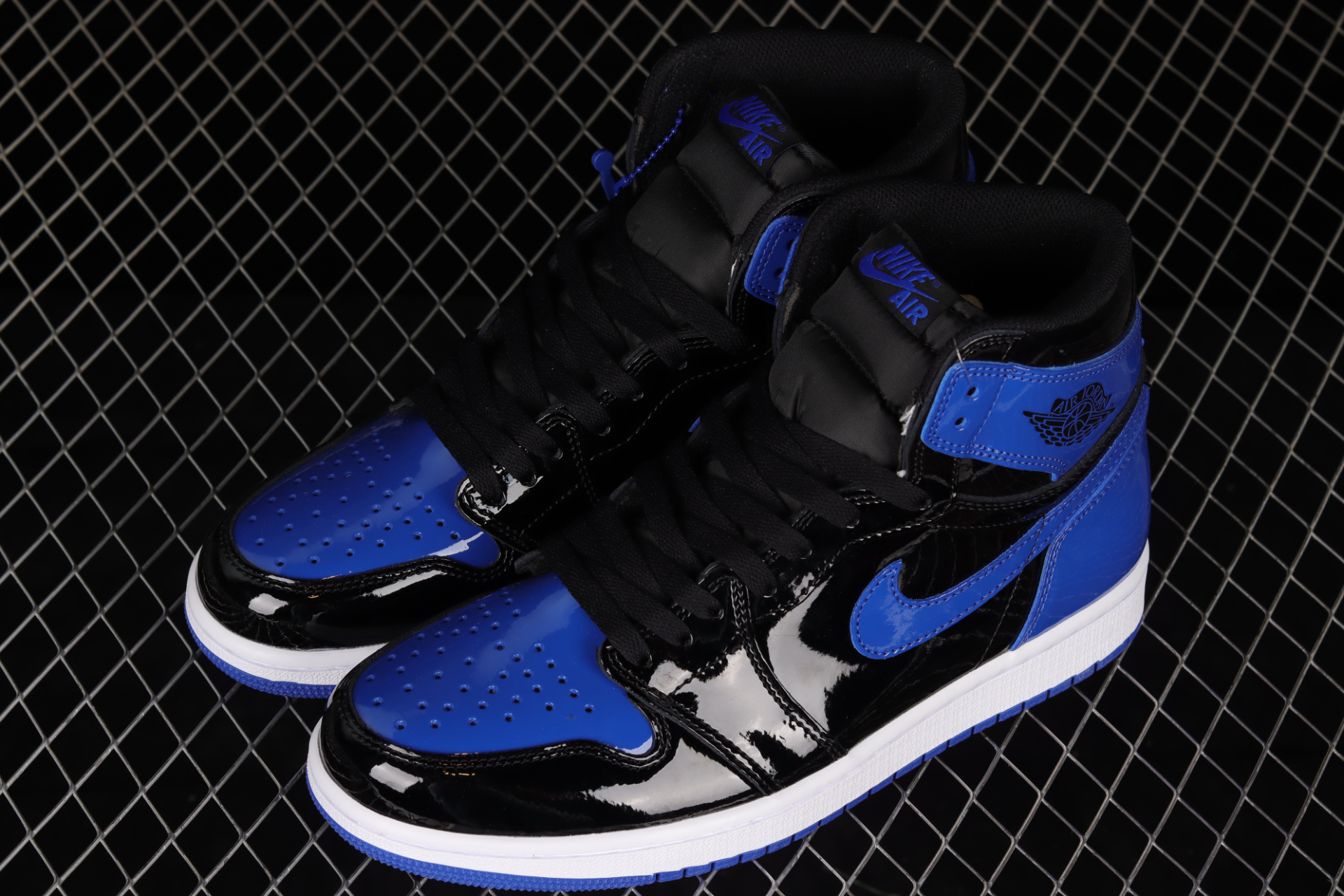 Air Jordan 1 Retro High Royal Blue Black White 555088-400 - vstockx