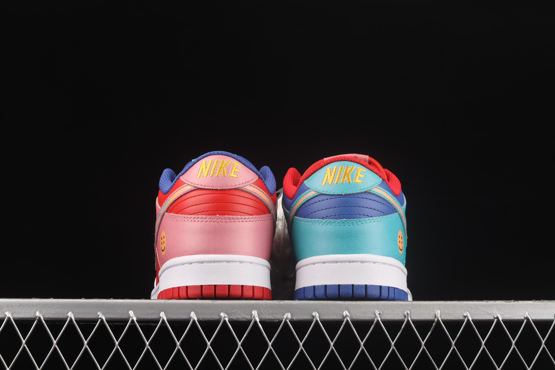 Dunk Low Rainbow LF4587-001 - vstockx