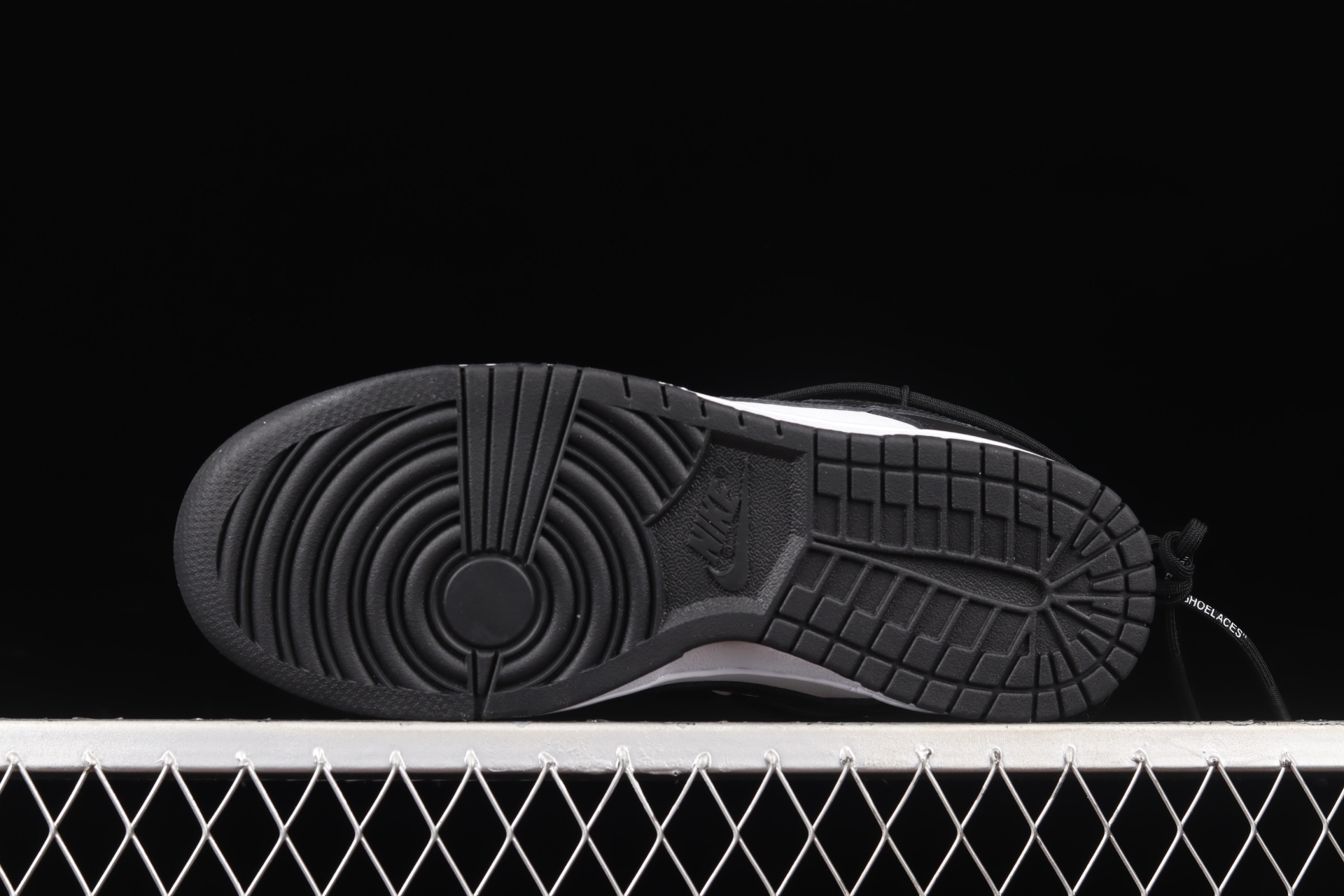 Dunk Low Lot  Black/White  CT0856-103 - vstockx