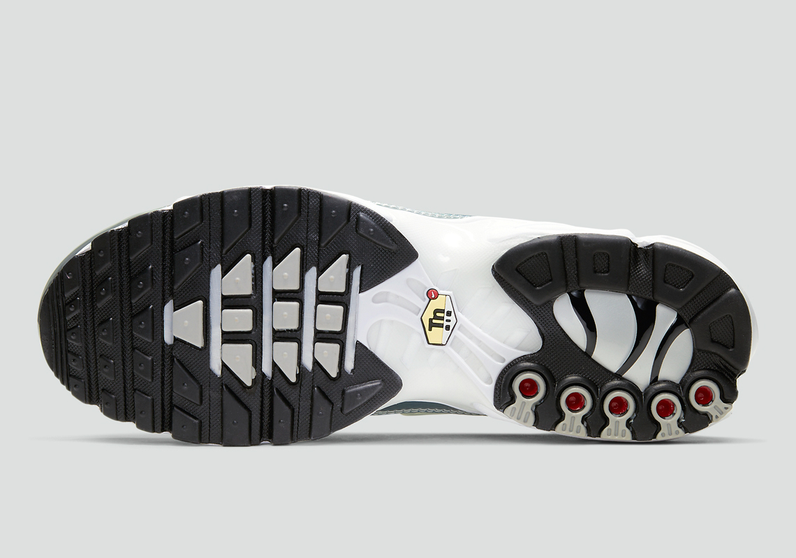 Air Max Plus 'Metallic Green' CW2646-100 - vstockx