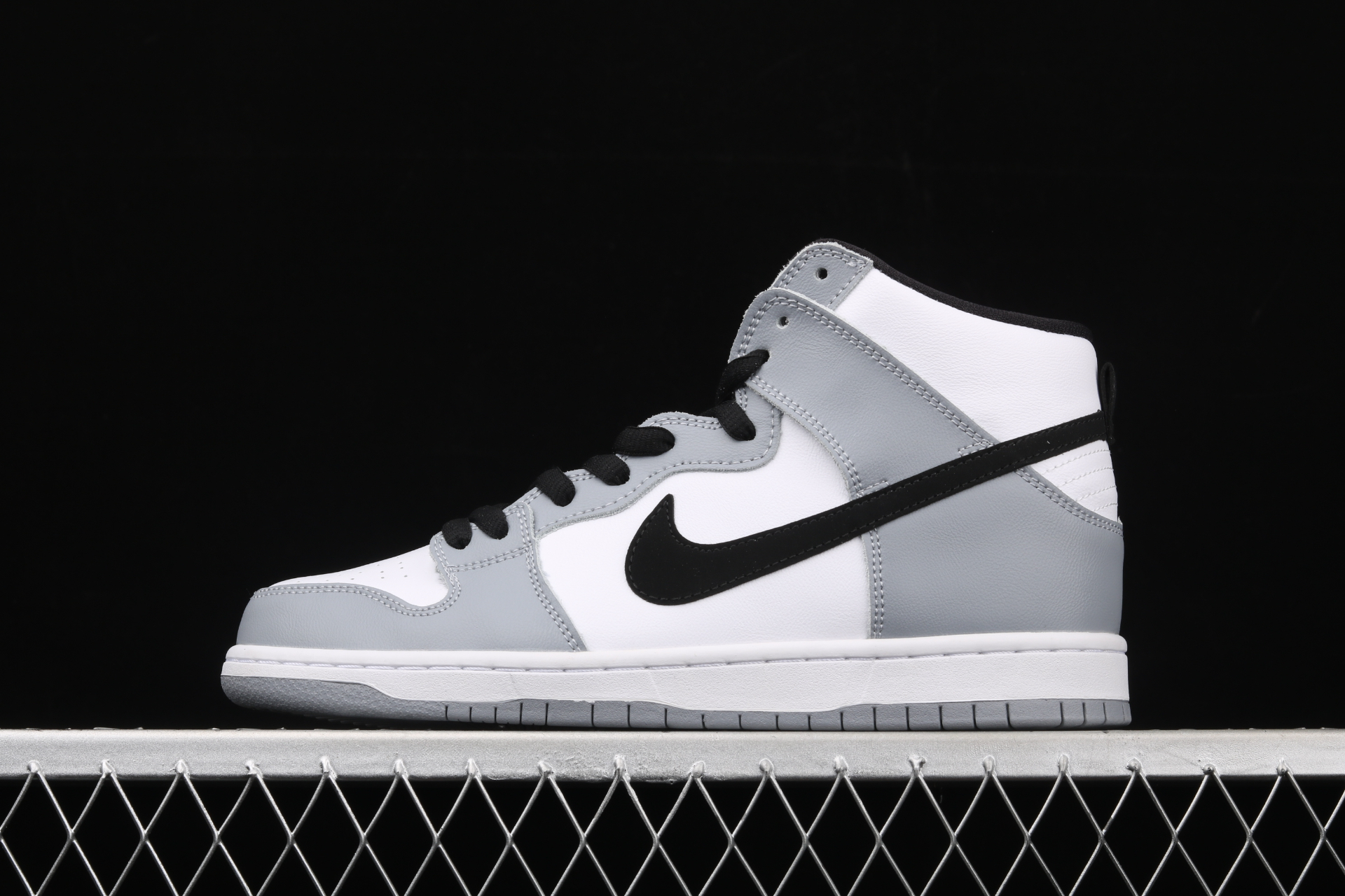 SB Dunk High Pro  Smoke Grey  854851-006 - vstockx