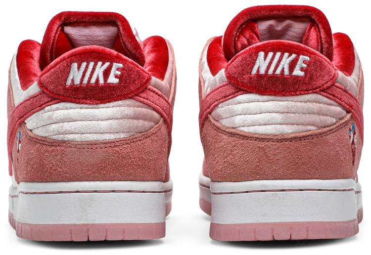 StrangeLove x Dunk Low SB  Valentine s Day  CT2552-800 - vstockx