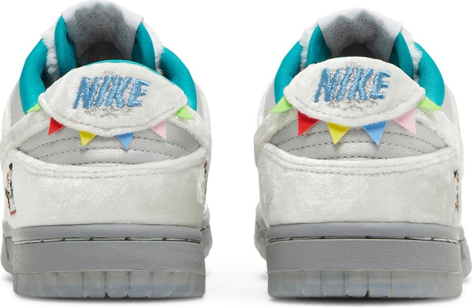 Wmns Dunk Low  Ice  D02326-001 - vstockx