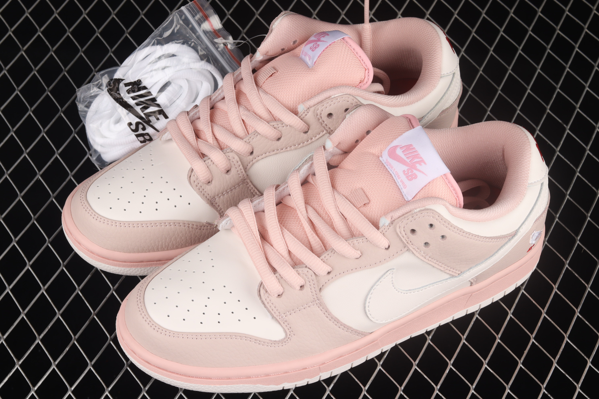 Staple x SB Dunk Low “Pigeon�?BV1310-012 - vstockx
