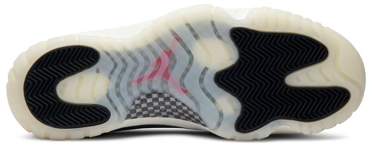 Air Jordan 11 Retro Low  Light Bone Snakeskin  CD6846-002 - vstockx