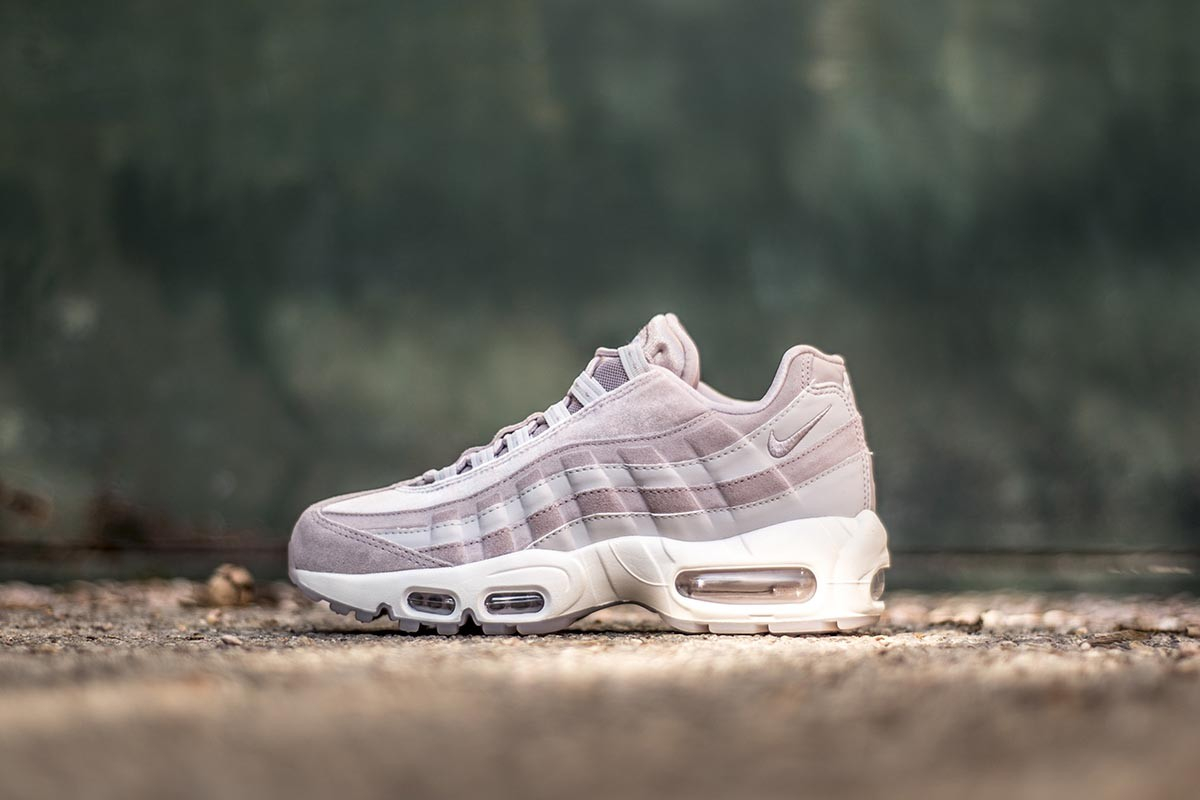 Wmns Air Max 95 LX 'Particle Rose' AA1103-600 - vstockx