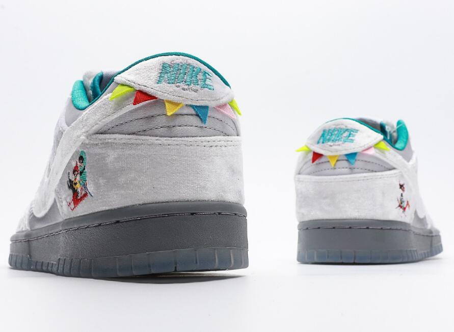 Wmns Dunk Low  Ice  DO2326-001 - vstockx