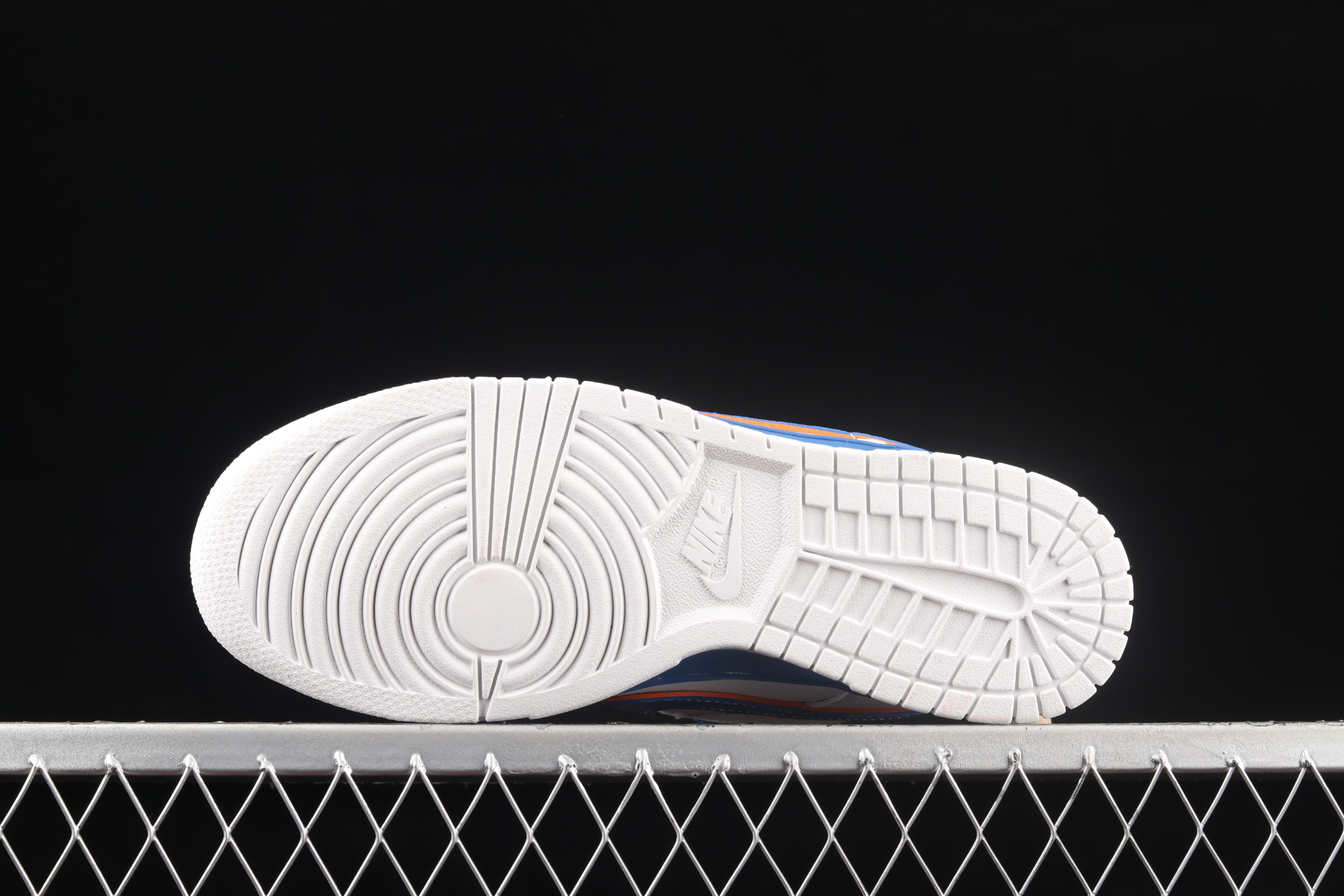 Dunk Low Pro SB  Medicom 1  304292-142 - vstockx