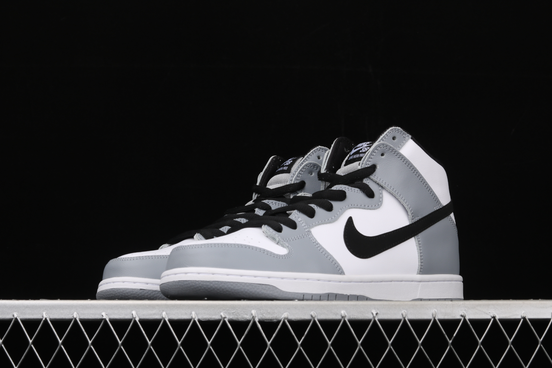SB Dunk High Pro  Smoke Grey  854851-006 - vstockx
