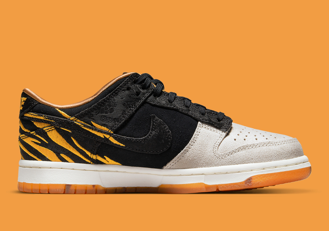 Dunk Low GS  God Of Wealth  DQ5351-001 - vstockx