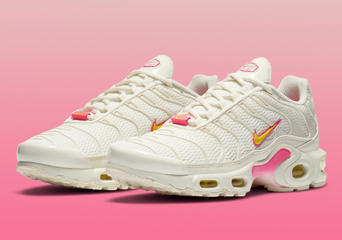 Wmns Air Max Plus 'Sail Digital Pink' CZ0373-100 - vstockx