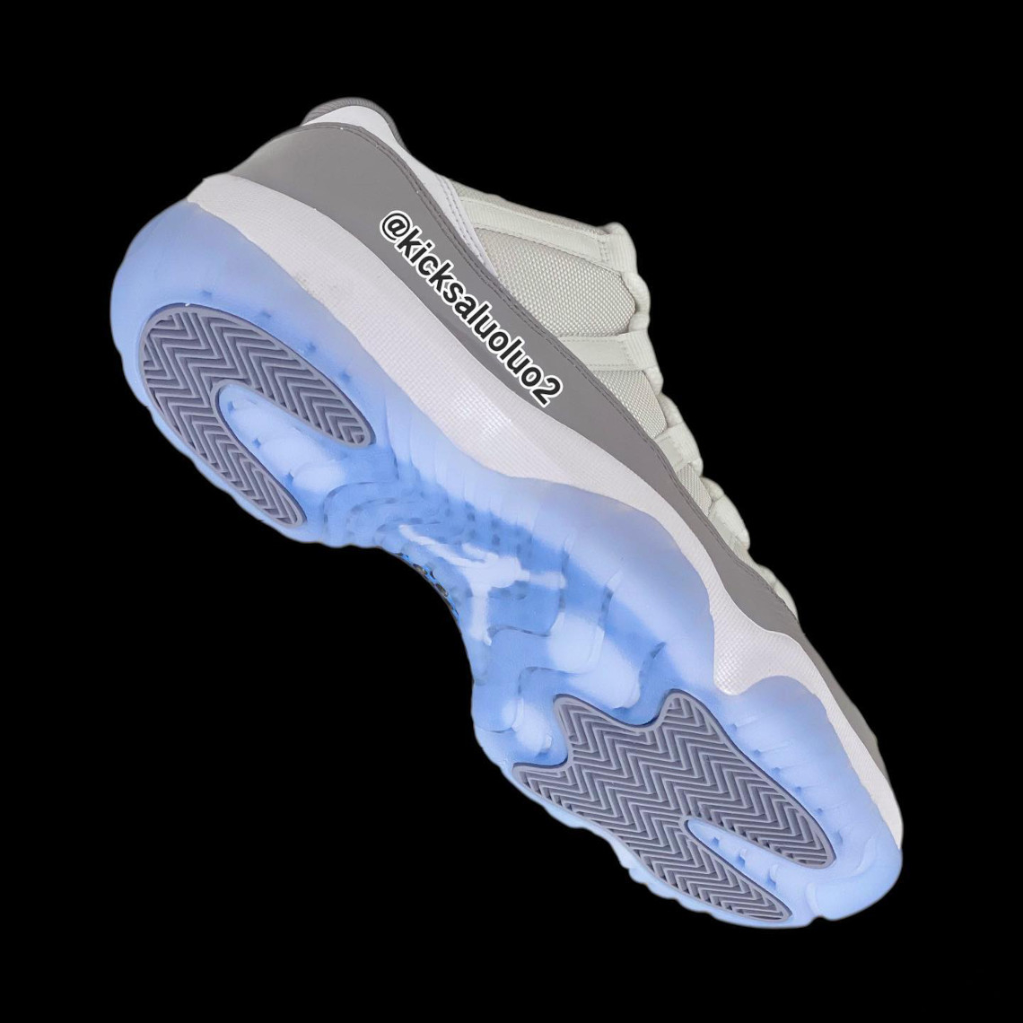 Air Jordan 11 Retro Low  Cement Grey  AV2187-140 - vstockx