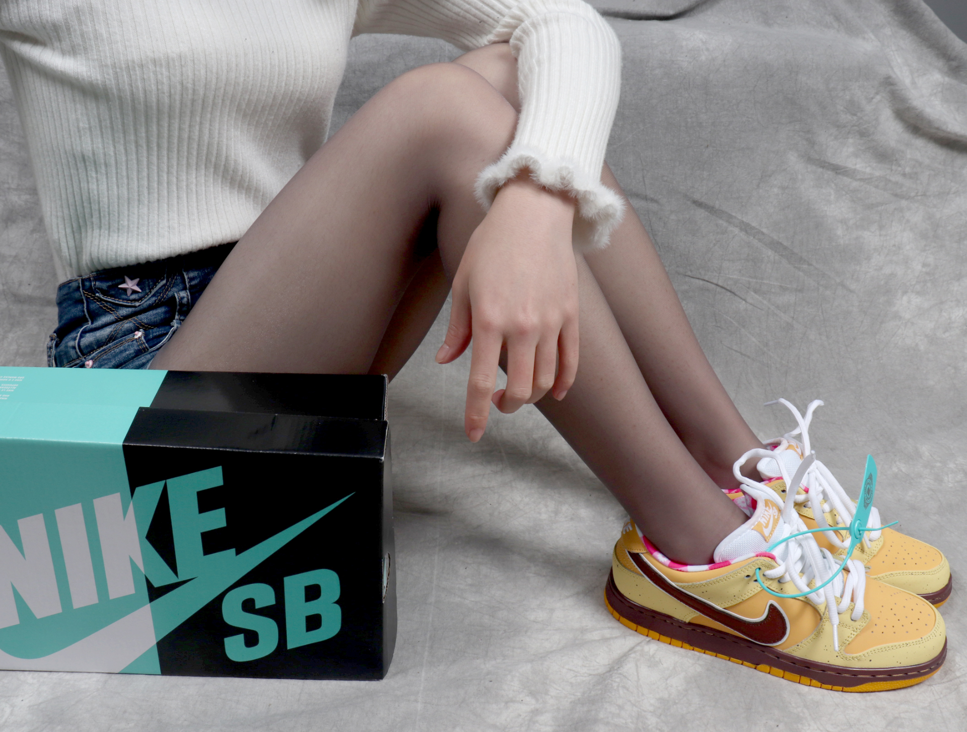 Dunk Low Premium SB  Yellow Lobster  313170-137566 - vstockx