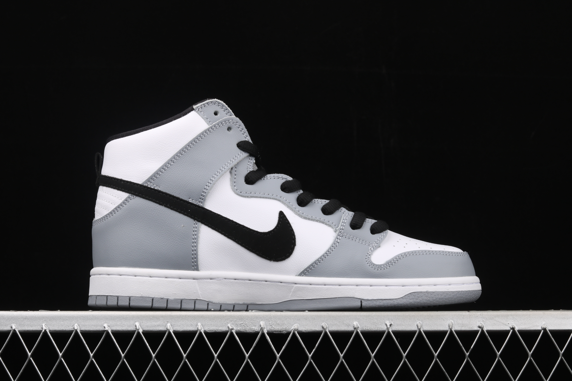 SB Dunk High Pro  Smoke Grey  854851-006 - vstockx