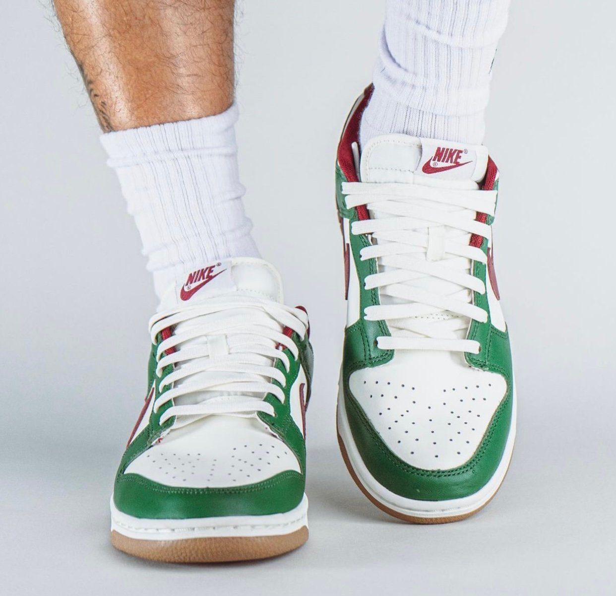 Dunk Low  Gorge Green Team Red  FB7160-161 - vstockx