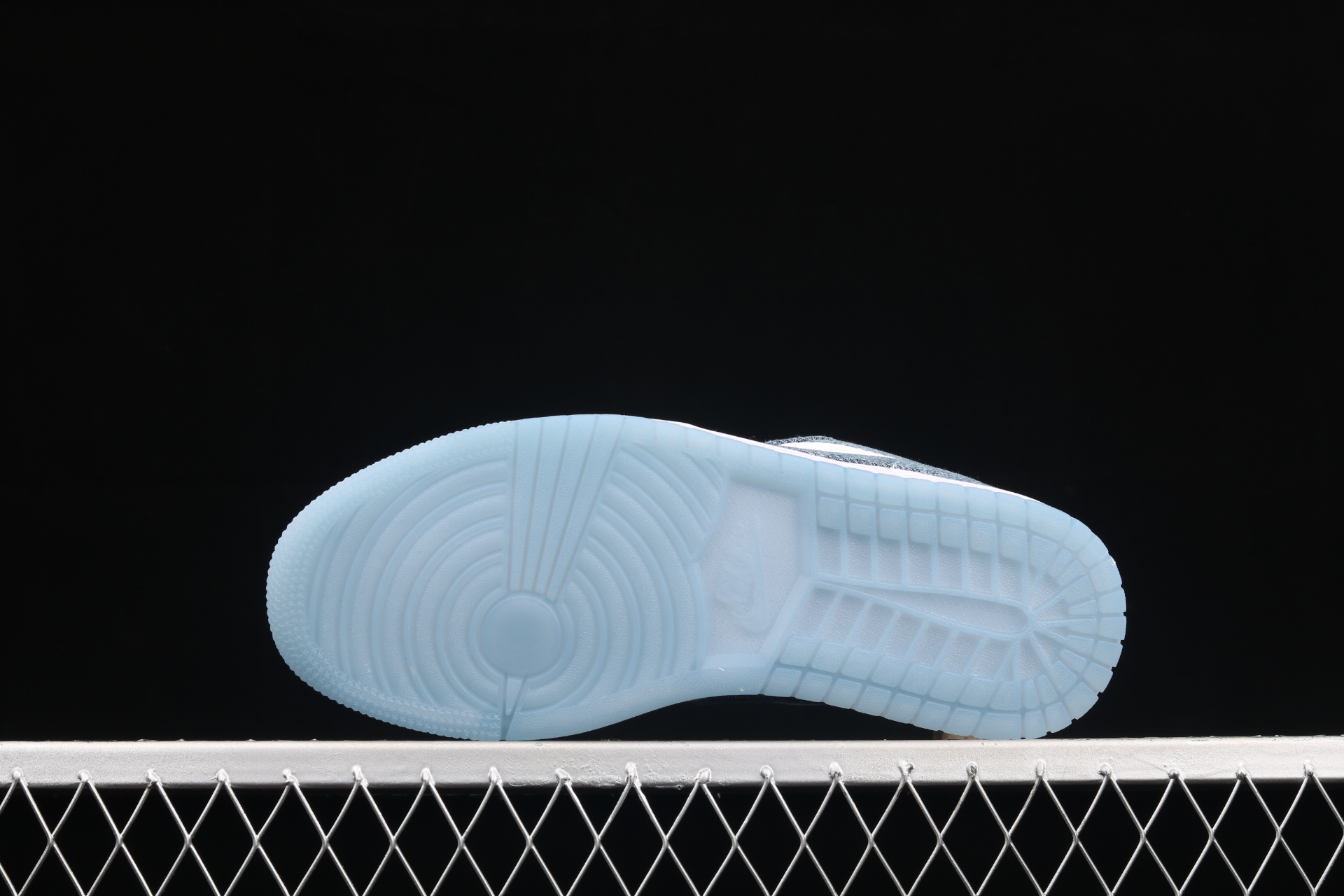 Wmns Air Jordan 1 Retro Low  Denim  315921-141 - vstockx