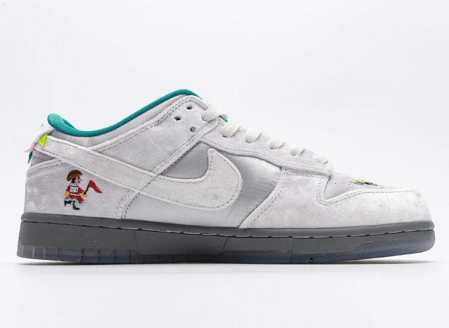 Wmns Dunk Low  Ice  DO2326-001 - vstockx