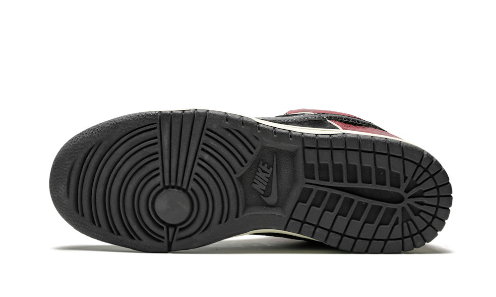 Dunk Low Premium SB  Coral Snake  313170-701 - vstockx