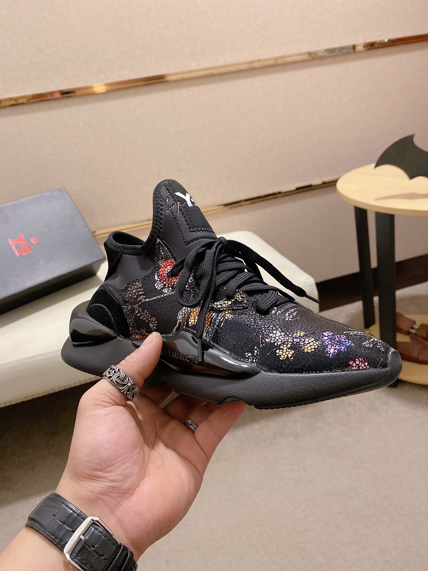 Y-3 Kaiwa Lace-Up Sneakers 16 - vstockx