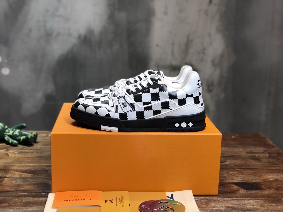 Louis Vuitton Trainer Sneakers 52 - vstockx