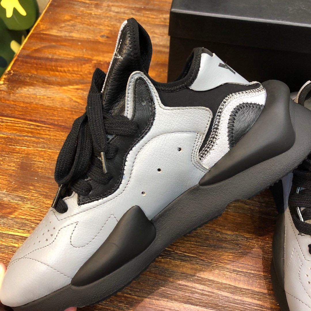 Y-3 Kaiwa Lace-Up Sneakers 33 - vstockx