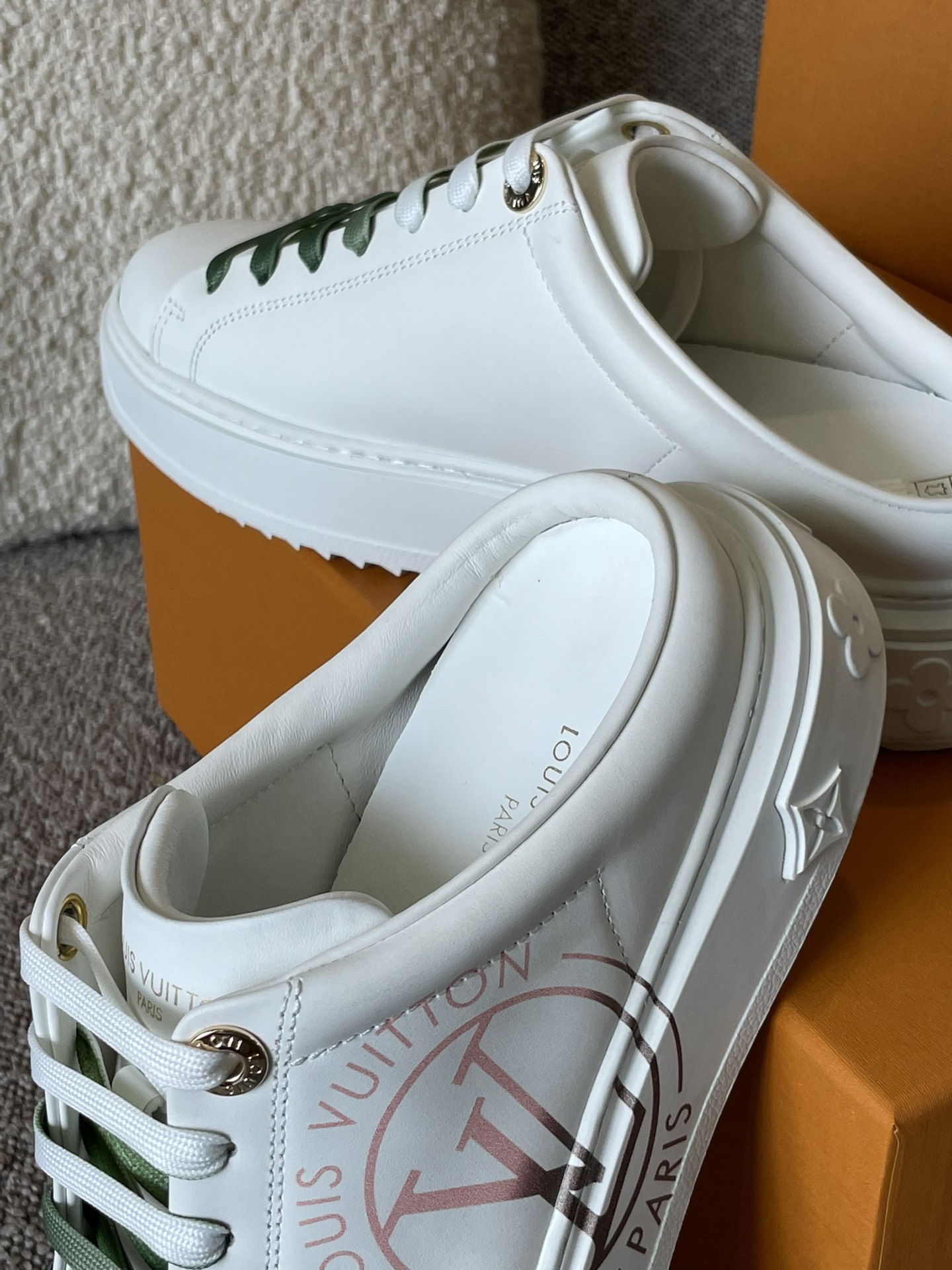 Louis Vuitton TIME OUT TRAINERS 1 - vstockx