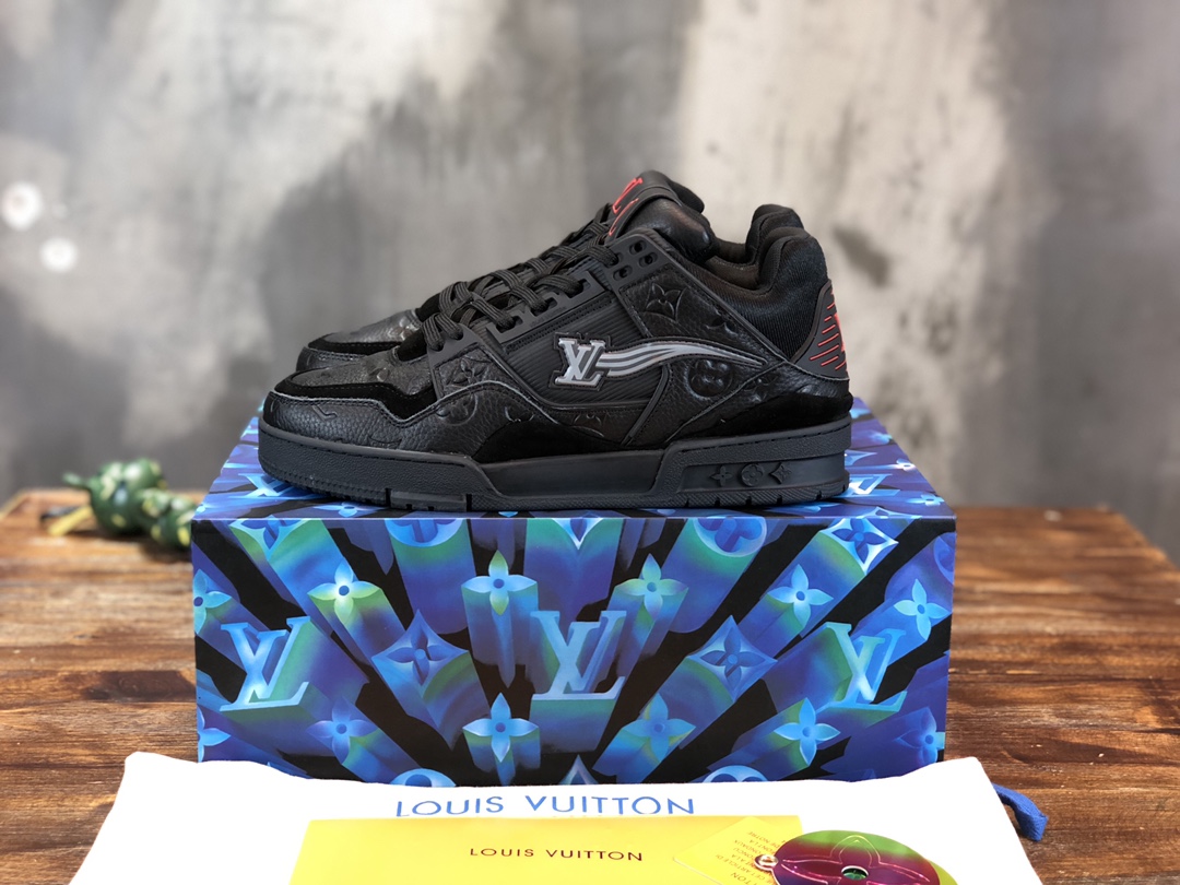 Louis Vuitton Trainer Sneakers 6 - vstockx