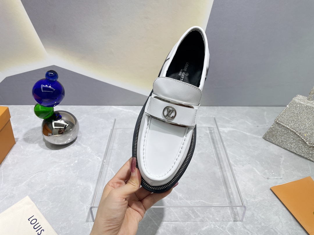 Louis Vuitton shoes WOMEN 3 - vstockx