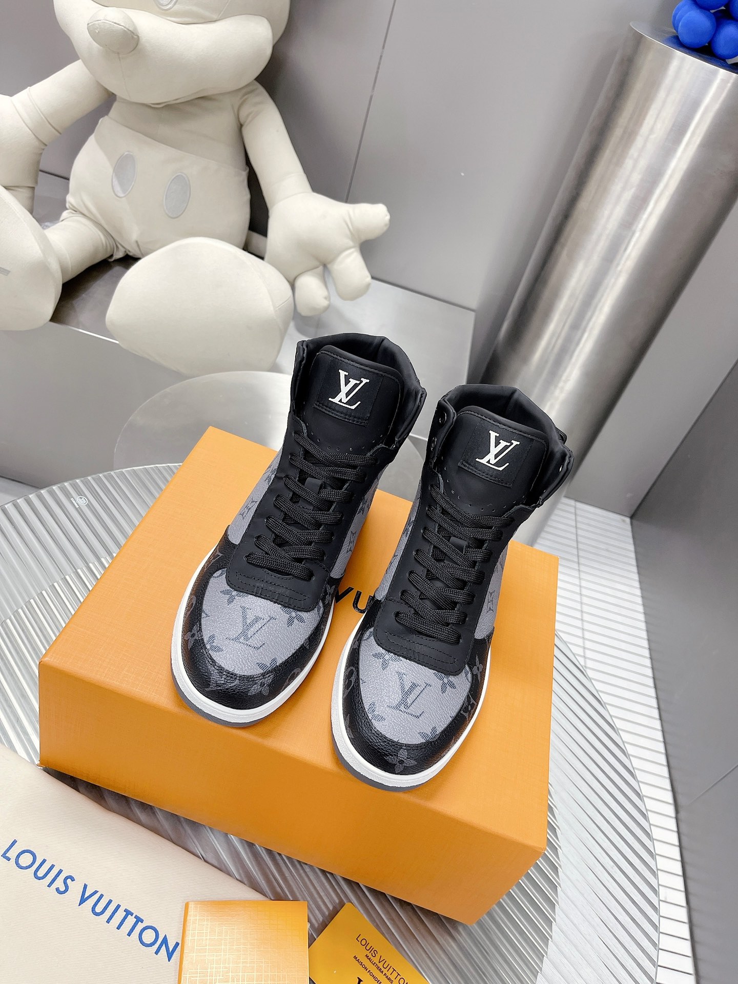 Louis Vuitton RIVOLI TRAINER BOOTS SNEAKER 11 - vstockx