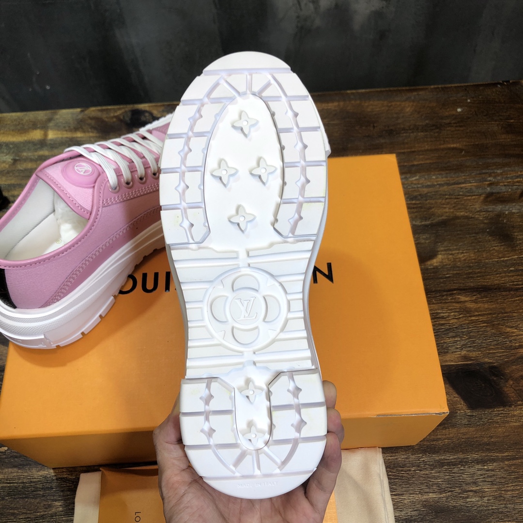 Louis Vuitton Squad sneaker 10 - vstockx