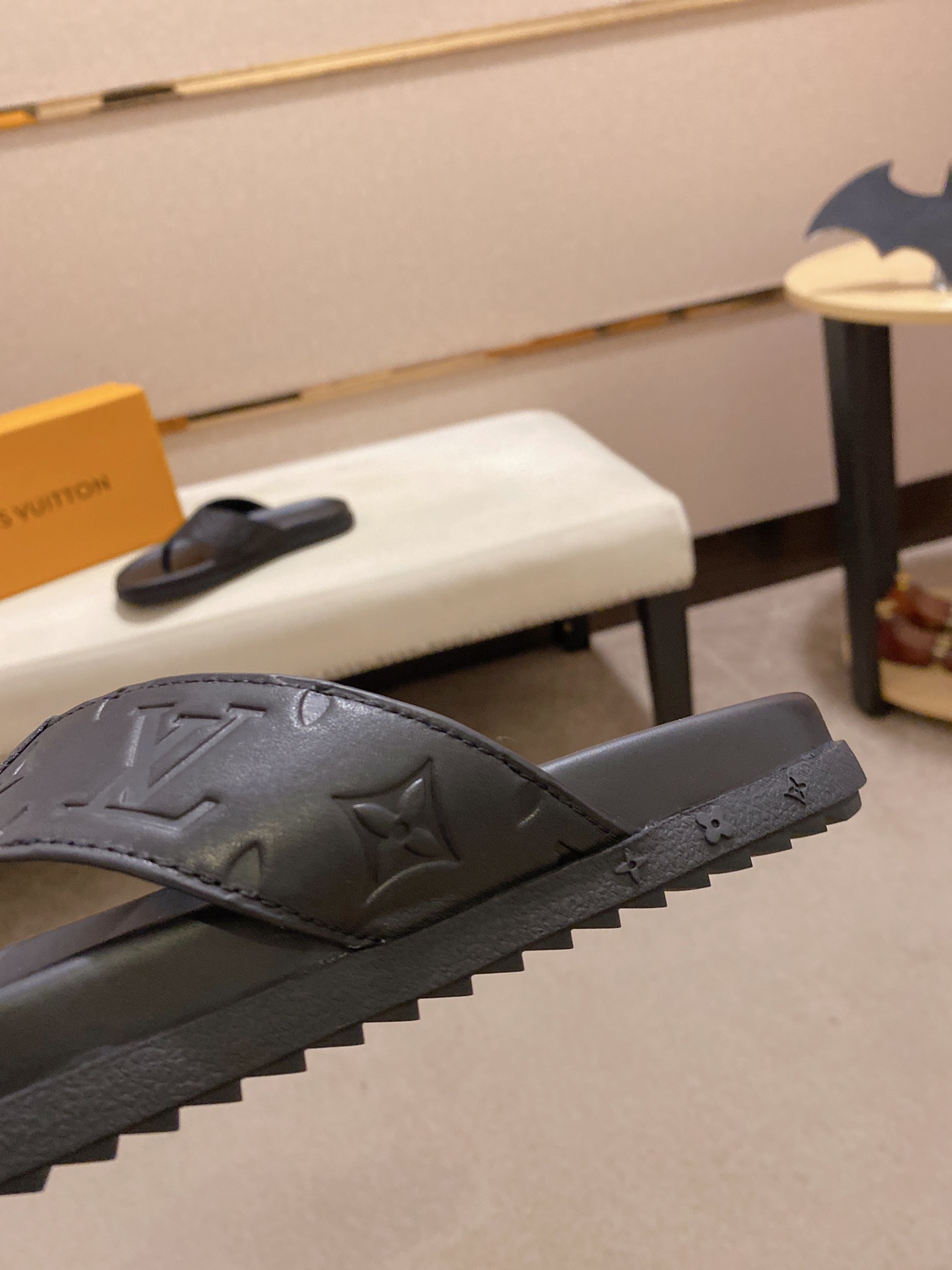 Louis Vuitton Slipper 8 - vstockx