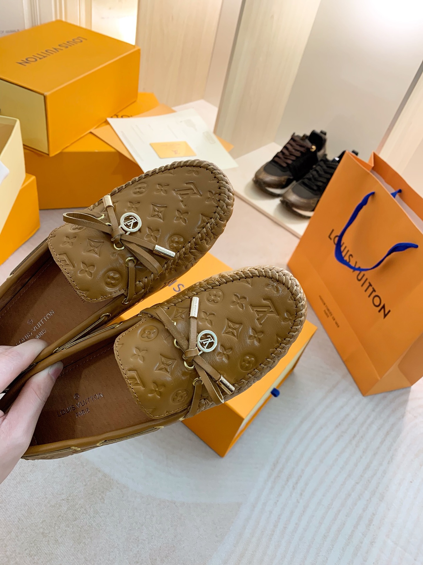 Louis Vuitton GLORIA FLAT LOAFERS WOMEN 11 - vstockx