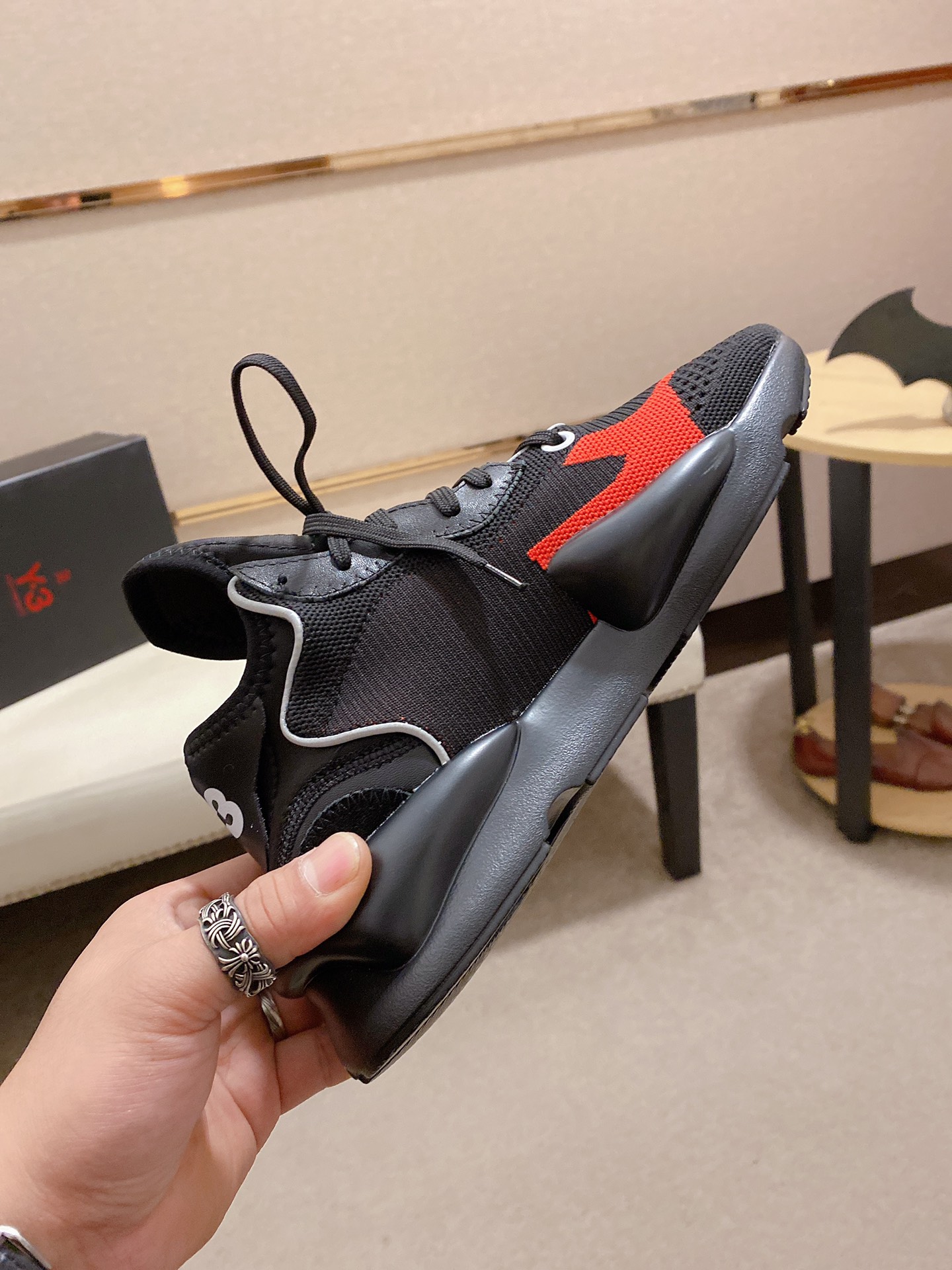 Y-3 Kaiwa Lace-Up Sneakers 14 - vstockx