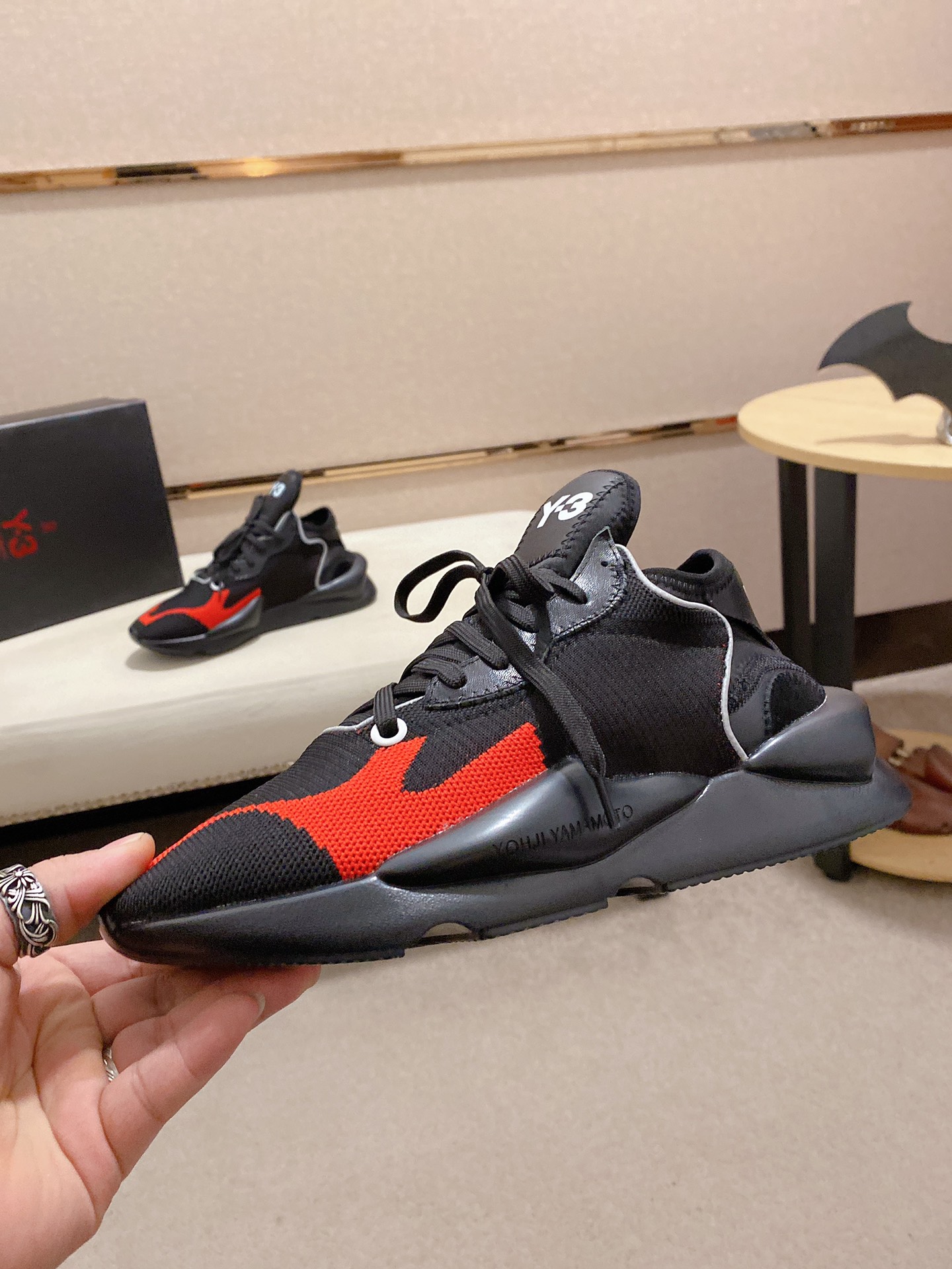 Y-3 Kaiwa Lace-Up Sneakers 14 - vstockx