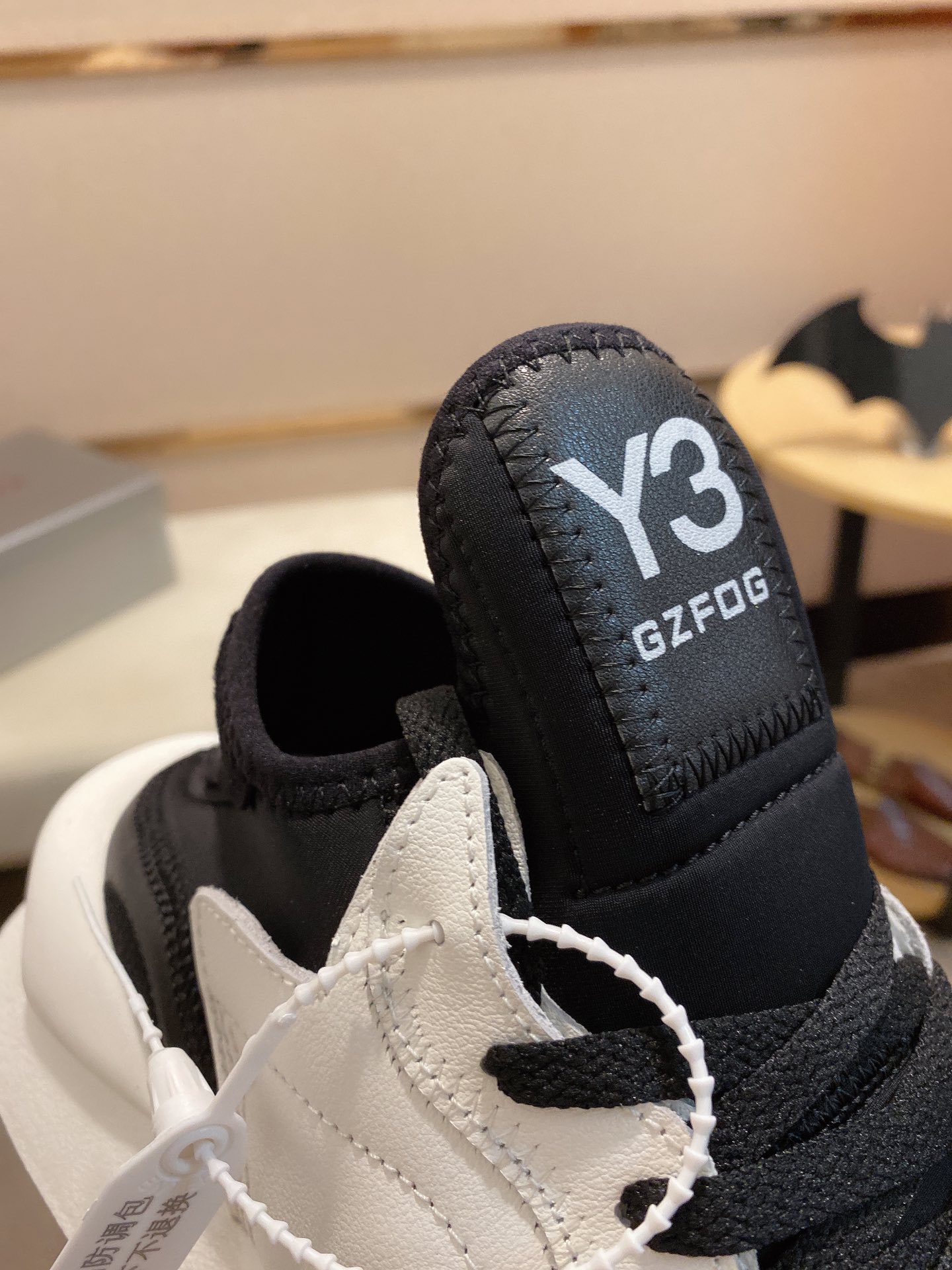 Y-3 Kaiwa Lace-Up Sneakers 39 - vstockx