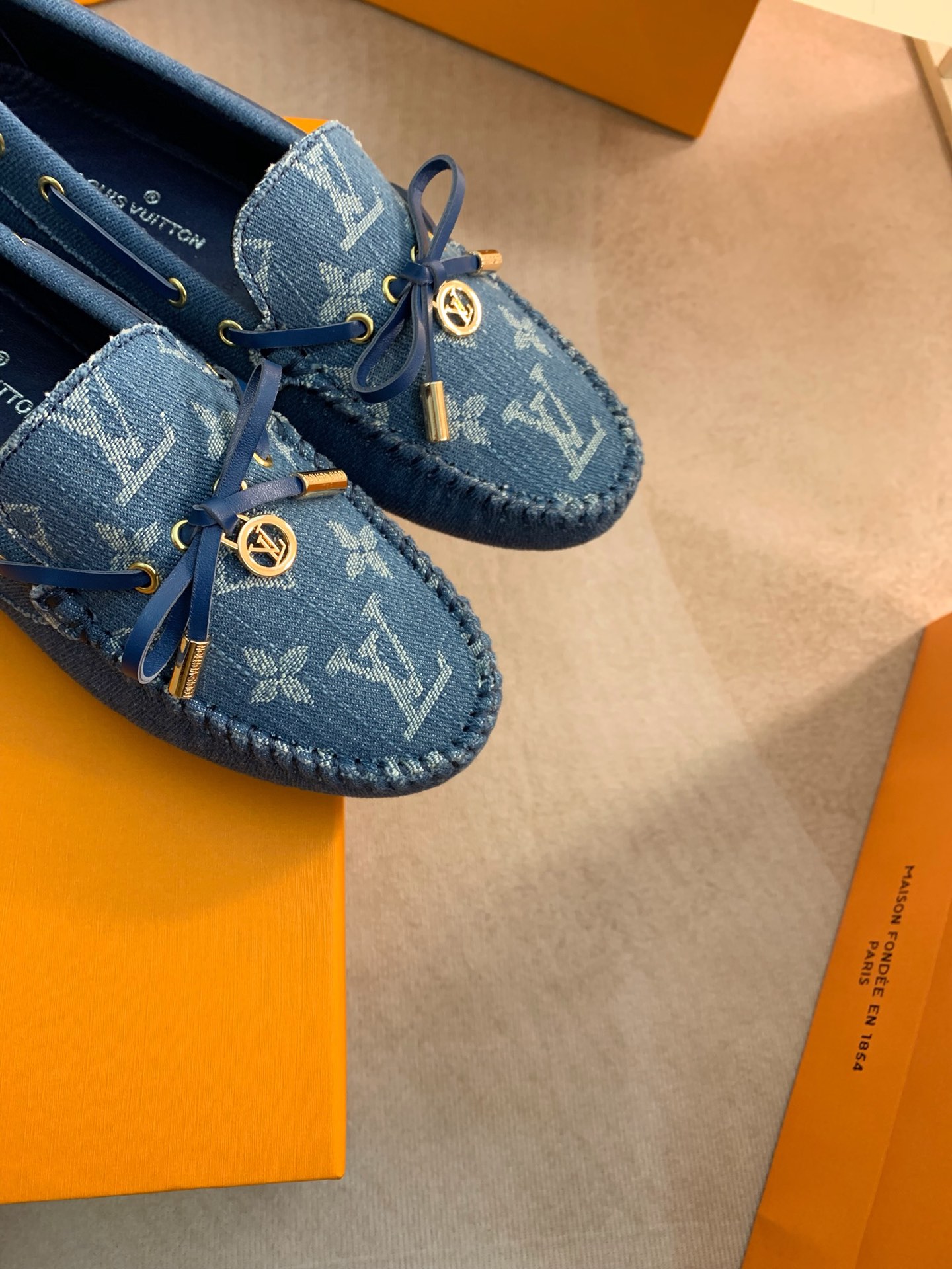 Louis Vuitton GLORIA FLAT LOAFERS WOMEN 11 - vstockx