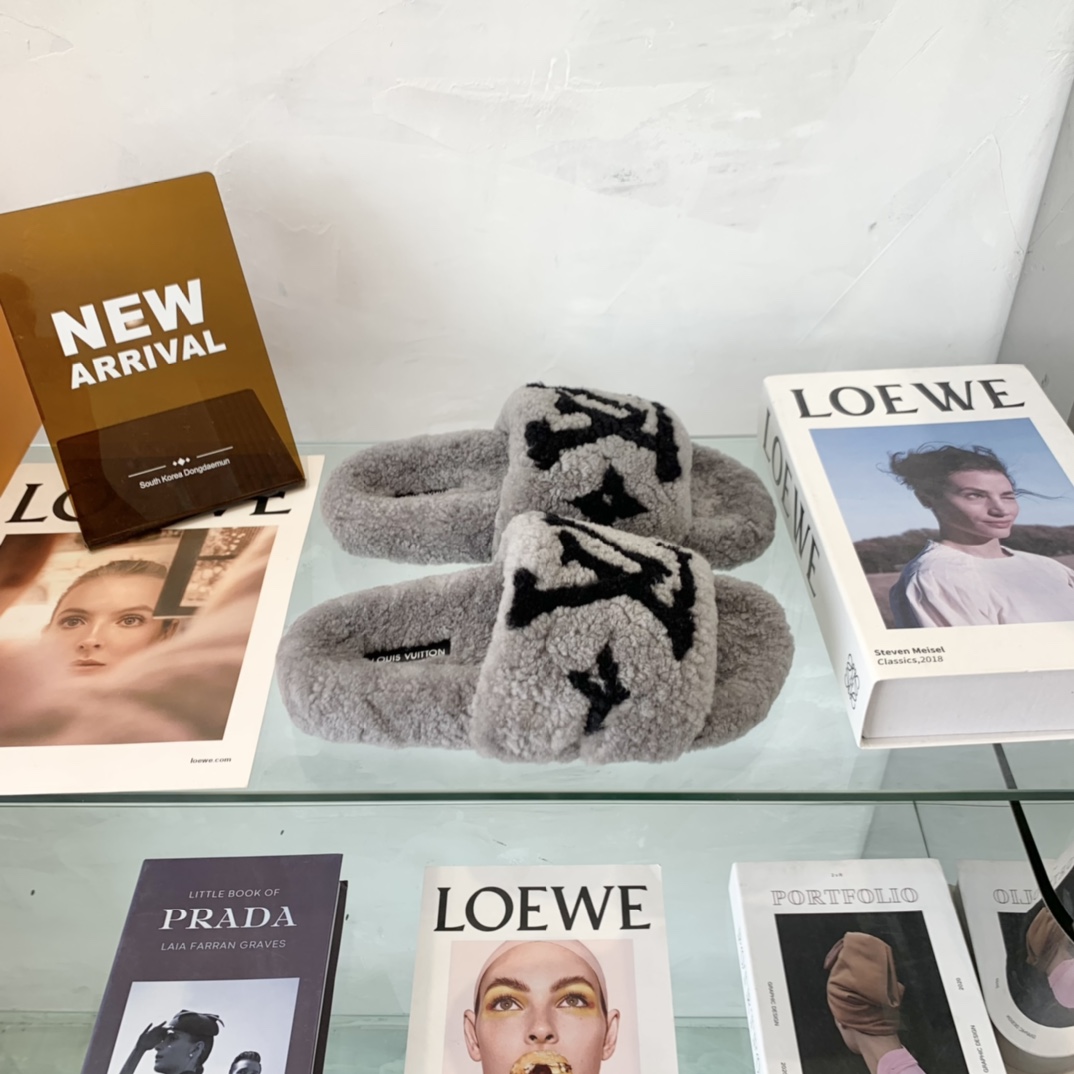 Louis Vuitton GLORIA FLAT LOAFERS WOMEN 12 - vstockx