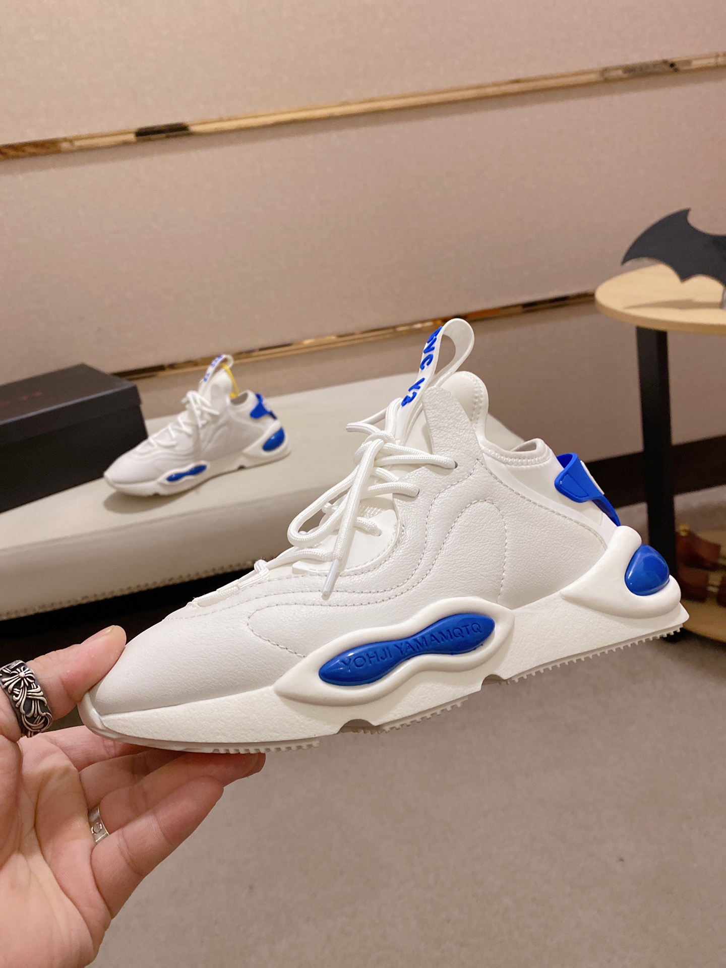 Y-3 Kaiwa Lace-Up Sneakers 1 - vstockx