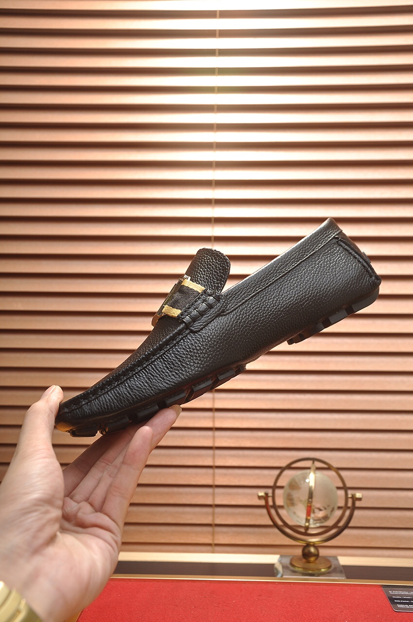 Louis Vuitton Leather Boots 27 - vstockx