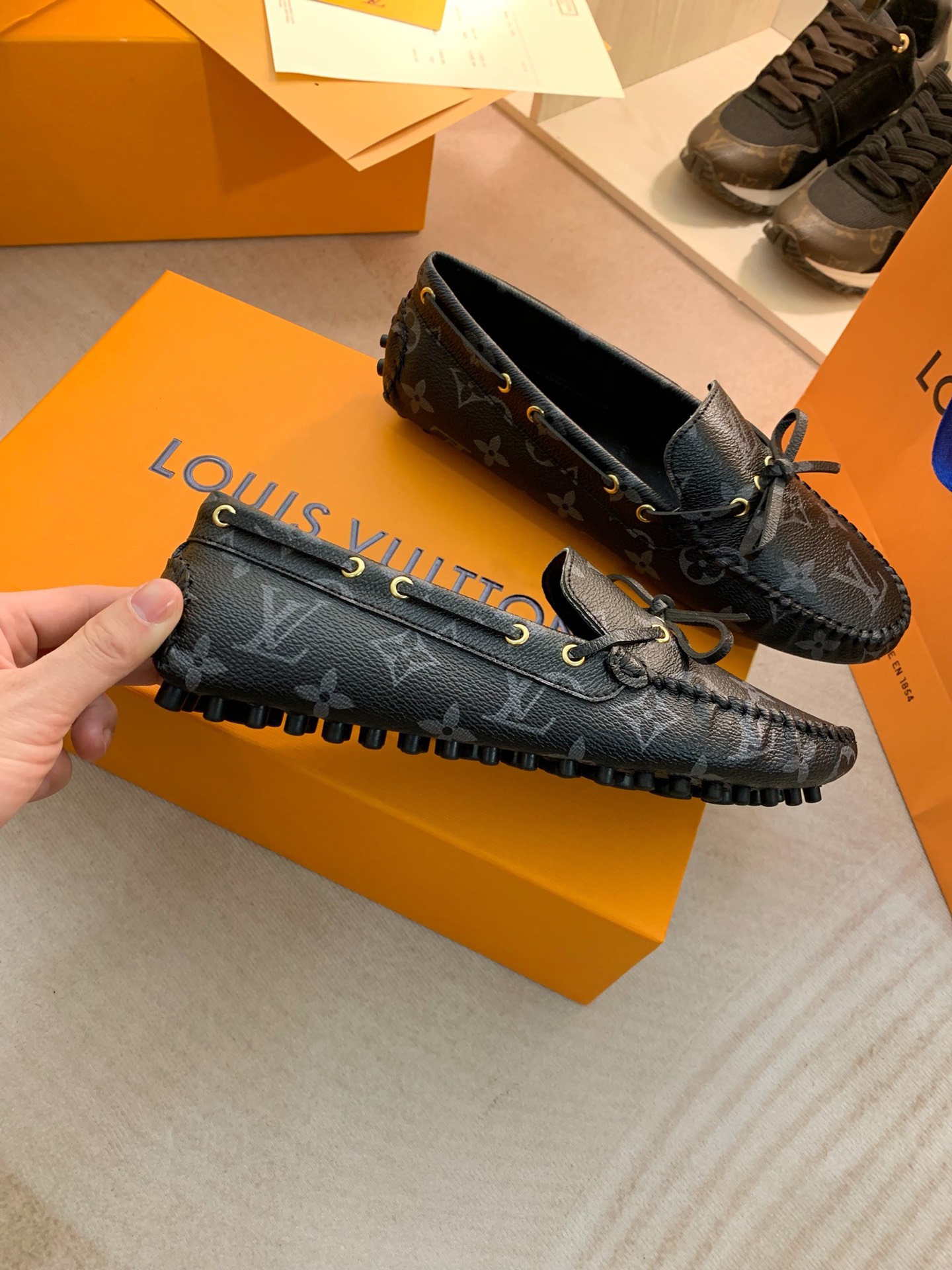 Louis Vuitton GLORIA FLAT LOAFERS WOMEN 11 - vstockx