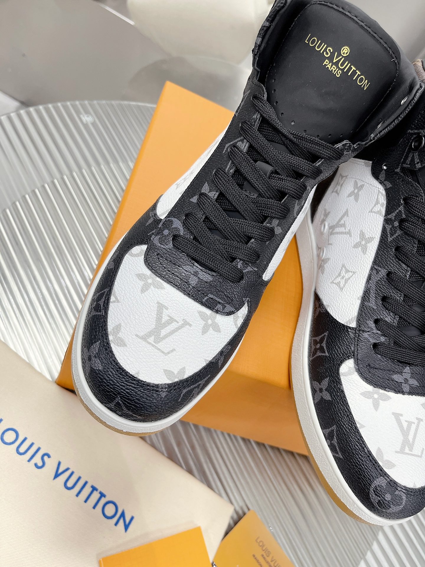 Louis Vuitton RIVOLI TRAINER BOOTS SNEAKER 11 - vstockx