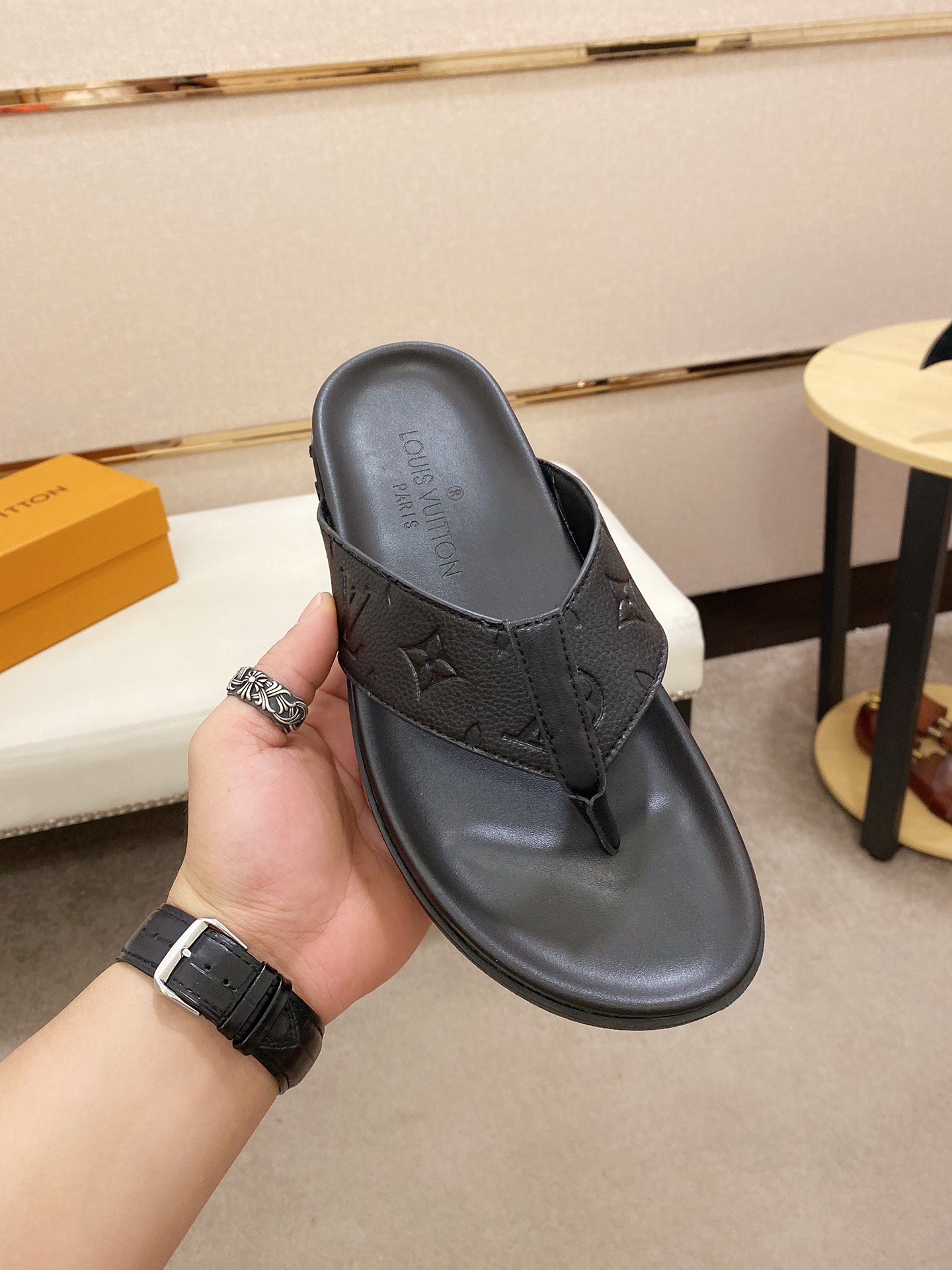 Louis Vuitton Slipper 13 - vstockx