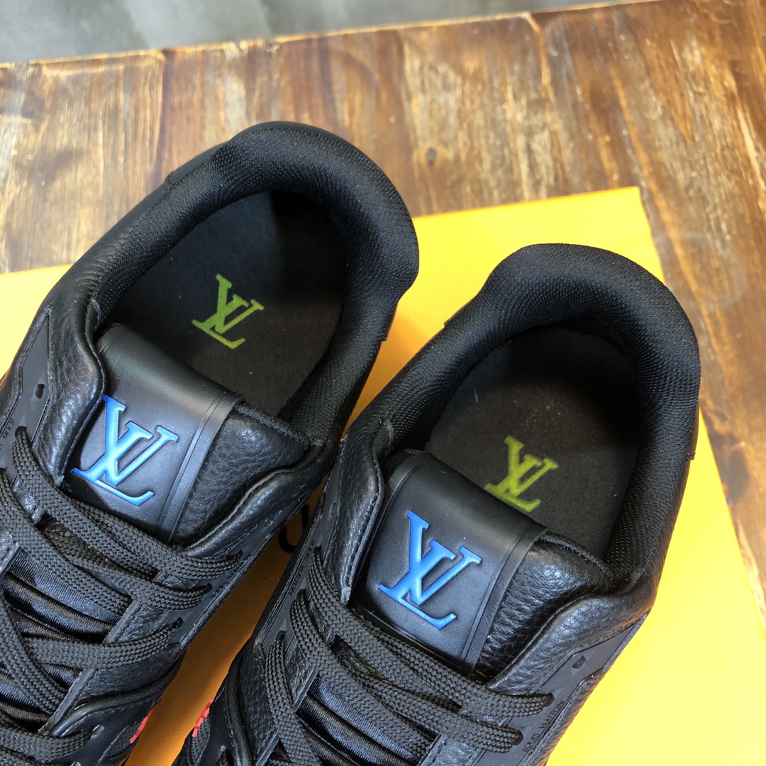 Louis Vuitton Trainer Sneakers 62 - vstockx
