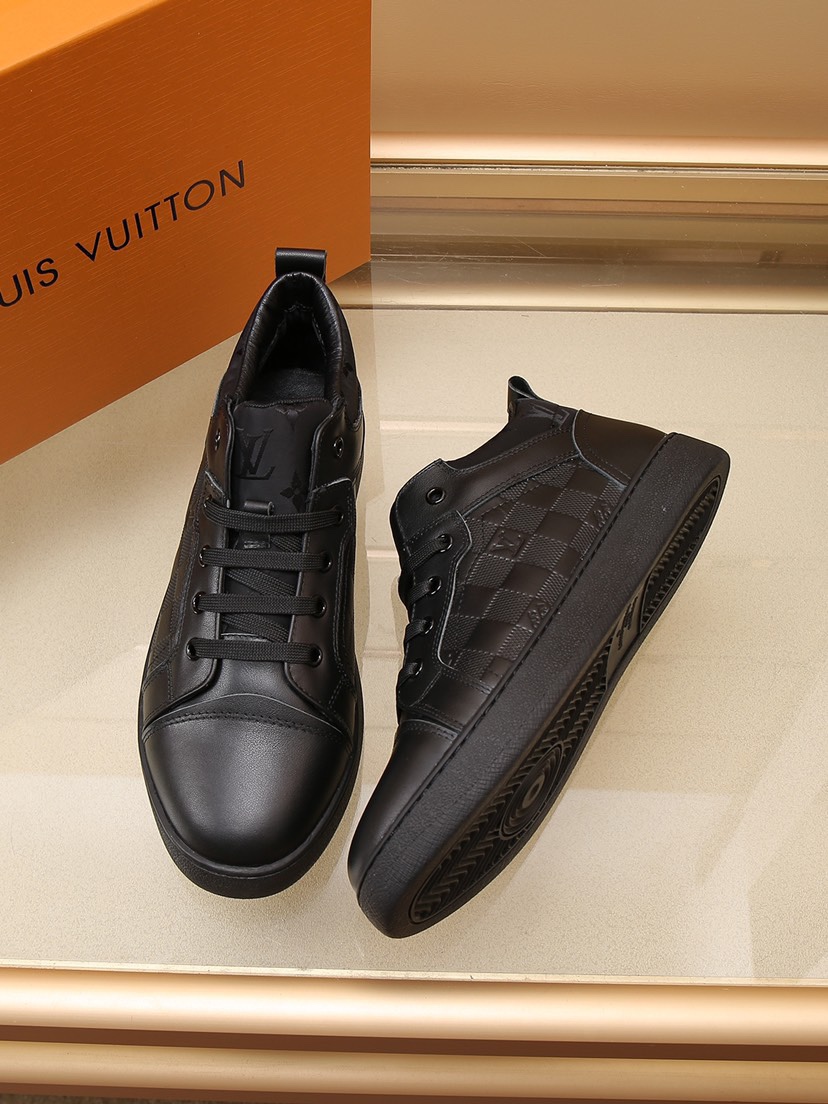 Louis Vuitton Low Top sneaker 4 - vstockx