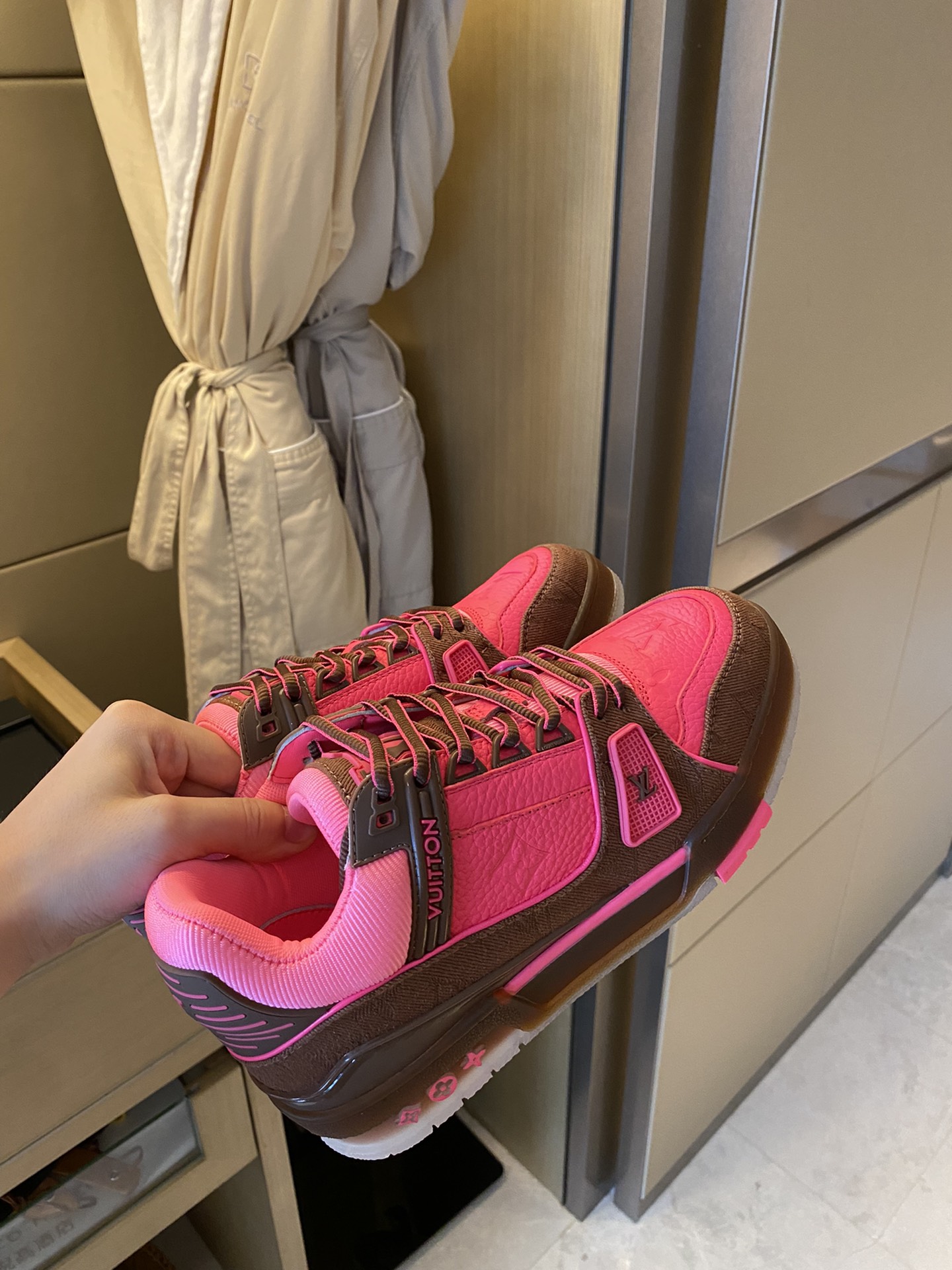 Louis Vuitton LV TRAINERS SNEAKER 9 - vstockx